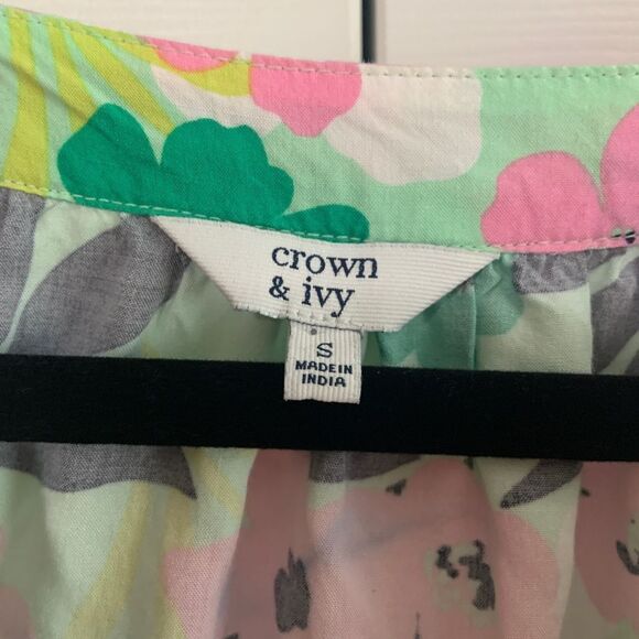 CROWN & Ivy Crochet Detail Floral Green & Pink bell long sleeve blouse top Small - Picture 4 of 7